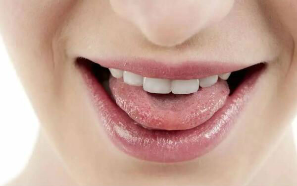 武漢精雕無(wú)痕祛眼袋醫(yī)生