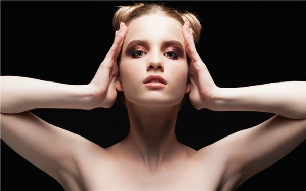 南京封閉式隆鼻手術(shù)醫(yī)生排名及美容價(jià)格概覽：2025年最新指南