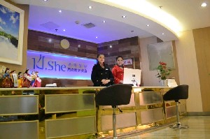 成都恩喜醫(yī)學(xué)整形美容醫(yī)院做假體隆鼻多少錢？假體隆鼻術(shù)后需要注意什么？