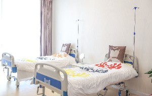 南京美范整形美容診所激光祛眼袋效果如何？激光祛眼袋價(jià)格多少錢？