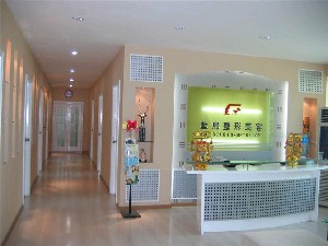 潛江藍鳥醫(yī)療美容診所祛眼袋有哪些風險？祛眼袋術(shù)后如何護理？