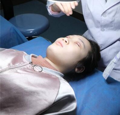 昆明大華醫(yī)療美容醫(yī)院做切開雙眼皮怎么樣?切開雙眼皮案例分享