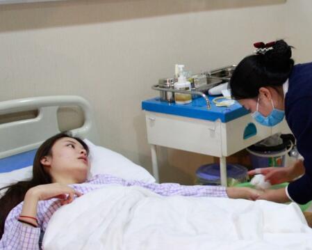 北京藝星整形專家郭峰做假體隆鼻修復(fù)怎么樣?郭峰假體隆鼻修復(fù)案例 北京藝星整形專家郭峰做假體隆鼻修復(fù)怎么樣?郭峰假體隆鼻修復(fù)案例