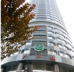 重慶醫(yī)科大學附屬第二醫(yī)院吸脂去眼袋效果如何？術(shù)后會復發(fā)嗎？