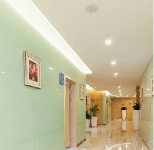 重慶聯(lián)合麗格美容醫(yī)院激光祛眼袋效果如何？安全嗎？