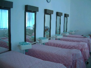 武漢市第三醫(yī)院鼻翼縮小術(shù)后注意事項(xiàng)？安全嗎？