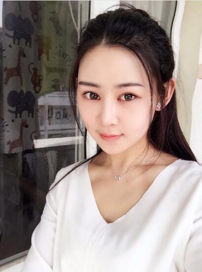 上海時光整形外科醫(yī)院醫(yī)生李靜林做假體隆鼻和反頜手術(shù)怎么樣？