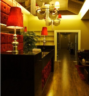 平頂山友誼袁東整形豐太陽穴有何優(yōu)勢？價格如何？