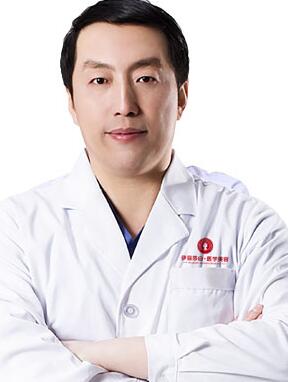 南寧美麗焦點醫(yī)療美容門診部金鴻醫(yī)生