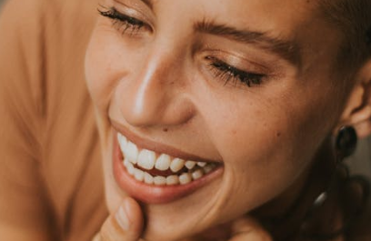 激光祛斑的價(jià)格一般是多少？術(shù)后多久能恢復(fù)正常？