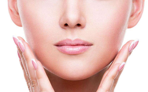 膨體墊下巴是永久的嗎？