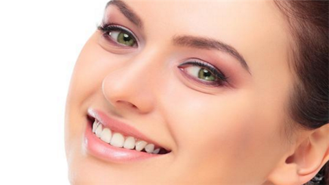 唇部整形術(shù)大概多少錢？