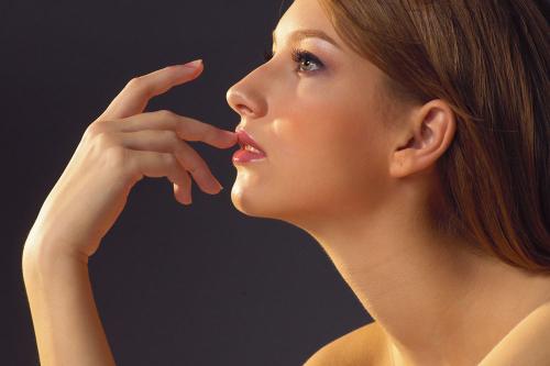 怎么能看出雙眼皮比較假？看著7點帶你解析