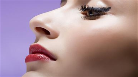 膨體隆鼻會越來越低嗎？