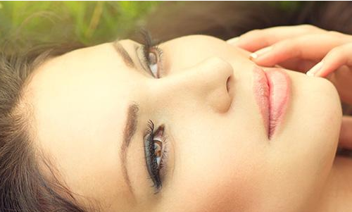 激光點(diǎn)痣留下的疤痕怎么去除？