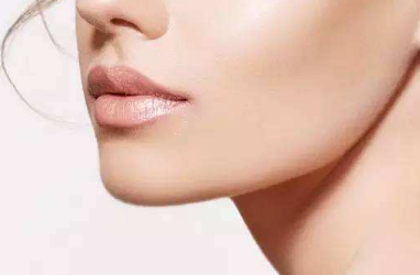 自體脂肪豐唇的效果好嗎？