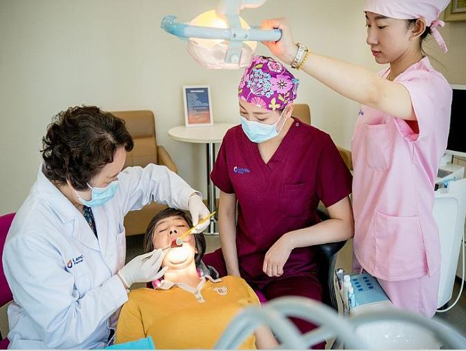 昆明藍(lán)橙口腔醫(yī)院_醫(yī)生診療室