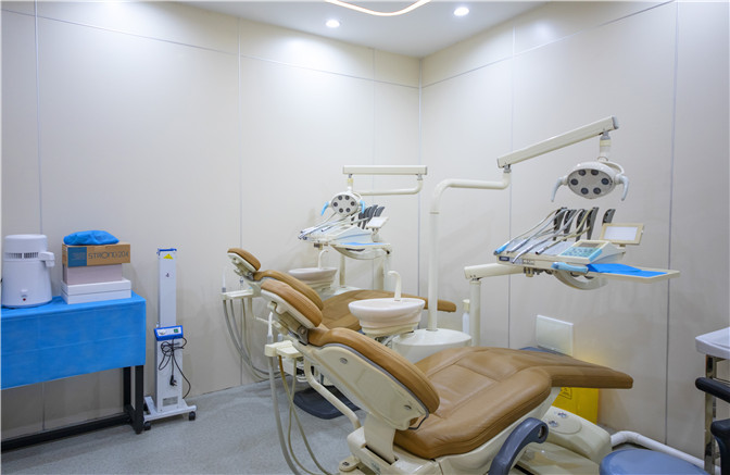 鄭州唯美口腔醫(yī)院_治療室