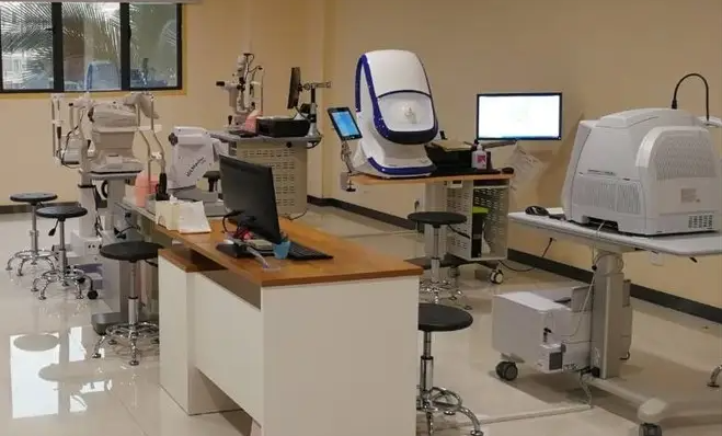 朔州愛(ài)爾眼科醫(yī)院_驗(yàn)光區(qū)