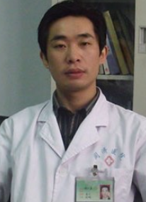 　　彭志勇，鄭州美緣整形美容醫(yī)院主治醫(yī)師  　　彭志勇醫(yī)生簡(jiǎn)介：  　　彭志勇，是一位有著30年從醫(yī)經(jīng)驗(yàn)、獨(dú)到審美眼光、精湛整形技藝的時(shí)尚藝術(shù)整形醫(yī)生，曾為多位港澳臺(tái)明星整形，歷屆大韓民國(guó)整形外科學(xué)術(shù)研討會(huì)特邀醫(yī)生，韓國(guó)醫(yī)院特邀醫(yī)生，失敗整形修復(fù)醫(yī)生，每年前往韓國(guó)和的整形醫(yī)生做研討交流。  　　擅長(zhǎng)領(lǐng)域自體脂肪移植，“3D動(dòng)感豐胸、面部年輕化、面部輪廓塑造”等整形手術(shù)，創(chuàng)立的“六維立體藝術(shù)面雕”技術(shù)，結(jié)合“醫(yī)學(xué)、美學(xué)、相學(xué)"融入藝術(shù)美雕技術(shù)，代表了目前國(guó)內(nèi)乃到整形的較高水平。  　　彭志勇社會(huì)職務(wù)/榮譽(yù)：  　　超級(jí)激光整形美容創(chuàng)意發(fā)明人  　　國(guó)光激光技術(shù)研究開(kāi)發(fā)中心臨床培訓(xùn)導(dǎo)師  　　中國(guó)激光美容技術(shù)和激光美容文化的重要倡導(dǎo)者  　　國(guó)際皮膚激光美容醫(yī)生  　　亞洲皮膚醫(yī)學(xué)激光美容醫(yī)生  　　面部童顏緊膚術(shù)激光內(nèi)雕創(chuàng)始人  　　首屆國(guó)際整形美容節(jié)“有影響力的激光醫(yī)學(xué)美容醫(yī)生”  　　彭志勇擅長(zhǎng)項(xiàng)目：  　　面部精細(xì)手術(shù)，面部童顏緊膚術(shù)、形體雕塑，激光整形美容手術(shù)，精細(xì)修復(fù)術(shù)。