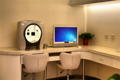 鄭州胡朝軍醫(yī)療美容診所_皮膚檢測(cè)區(qū)