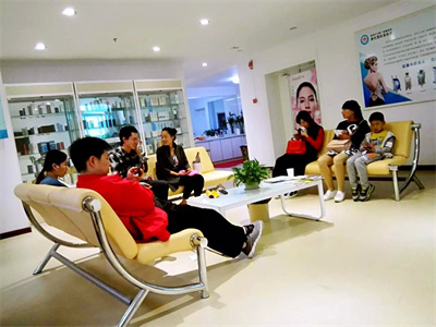 鄭州大學(xué)第二附屬醫(yī)院植發(fā)中心_休息區(qū)