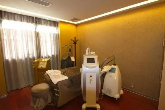 鄭州柏麗芙醫(yī)療美容門診部_注射儀器