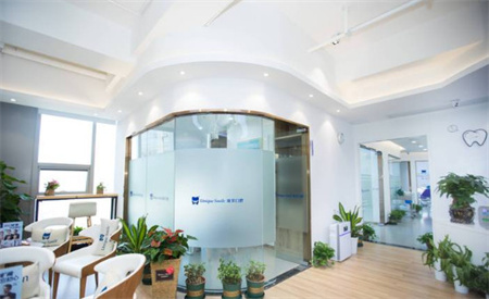 長(zhǎng)沙臻笑口腔門(mén)診部_治療科室外