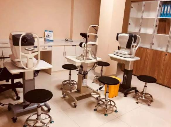 長治愛爾眼科醫(yī)院_視力檢查儀器