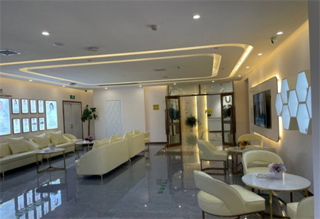 長(zhǎng)沙藝謀醫(yī)療美容門診部_醫(yī)院一角