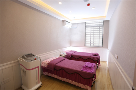 長沙伊臣醫(yī)療美容門診部_皮膚科