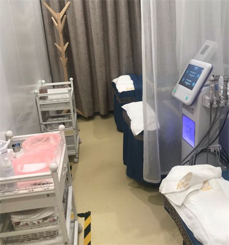 長沙新健康醫(yī)療美容門診部_治療室