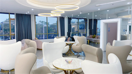 長沙葉甄美醫(yī)療美容門診部_等候區(qū)