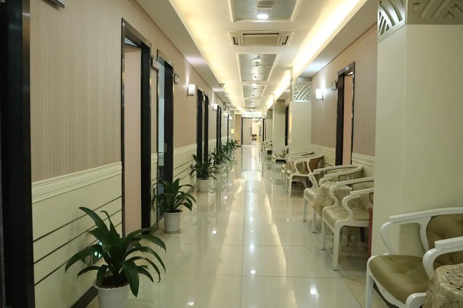 深圳陽(yáng)光整形美容醫(yī)院_醫(yī)院走廊