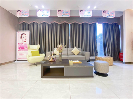 長(zhǎng)沙美研醫(yī)療美容門(mén)診部_醫(yī)院大廳