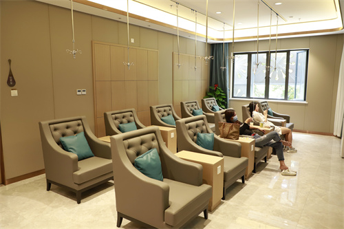 福州愛(ài)美爾整形美容醫(yī)院_輸液區(qū)