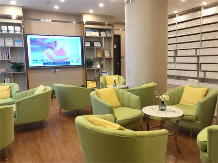 長沙鵬愛口腔門診部_口腔大廳