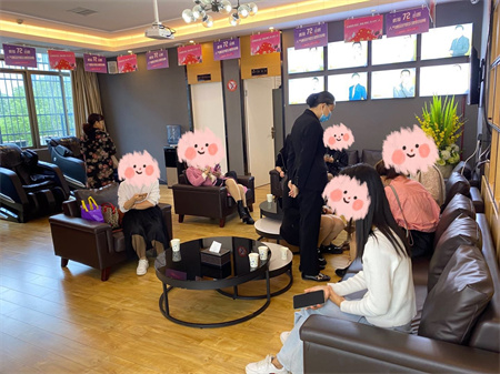 長沙卓爾美醫(yī)療美容門診部_醫(yī)院等候區(qū)