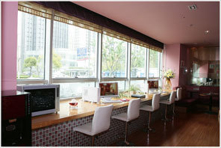 上海藝星醫(yī)療美容醫(yī)院_醫(yī)院大廳休息區(qū)