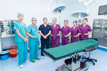 北京玲瓏梵宮醫(yī)療美容醫(yī)院_手術(shù)團(tuán)隊(duì)