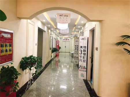 安陽姣點(diǎn)醫(yī)療美容門診部_走廊