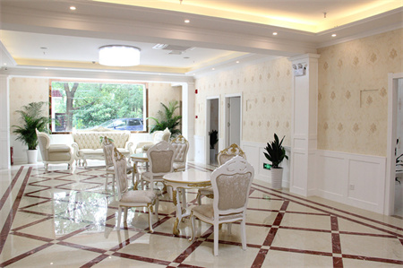 安慶現(xiàn)代婦產(chǎn)醫(yī)院整形美容中心_候診區(qū)