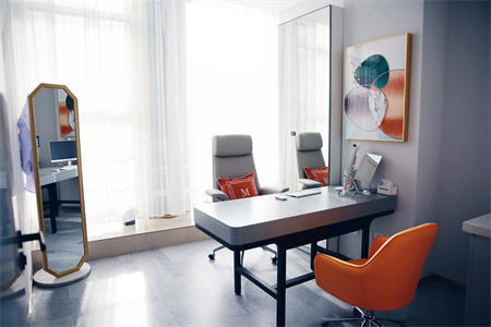 北京禾力康醫(yī)療美容門診部_咨詢室