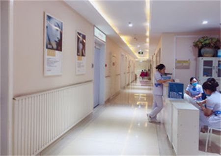 成都百齡醫(yī)學美容門診部_