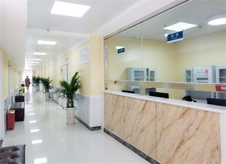 成都趙善軍博士整形美容門(mén)診部_藥房