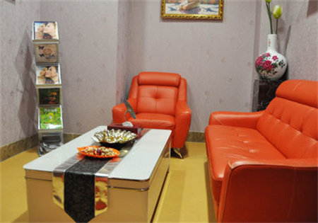 廣州天姿醫(yī)學(xué)美容門(mén)診部_候診室