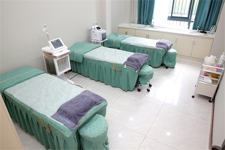 淮北愛美爾醫(yī)療美容門診部_治療室