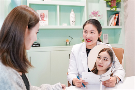 淮安華薇醫(yī)療美容門(mén)診部_咨詢室