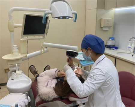 南京金鉑利口腔門診部_醫(yī)生治療種