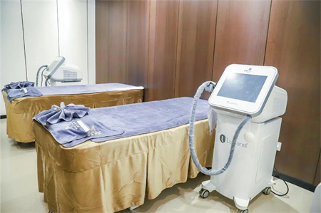 青島美拓醫(yī)療美容門診部_治療室